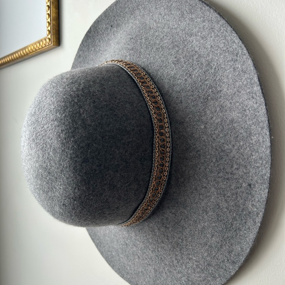Heather Gray Wide Brim Hat with Decorative Band